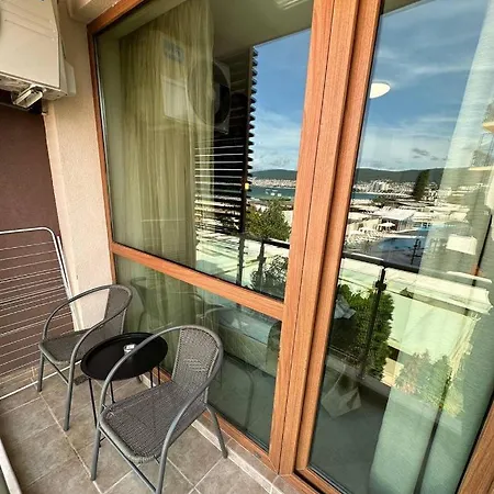 Briz - Section B Hotel