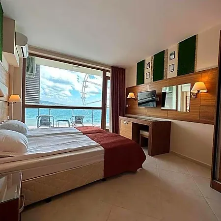 Briz - Section B Hotel