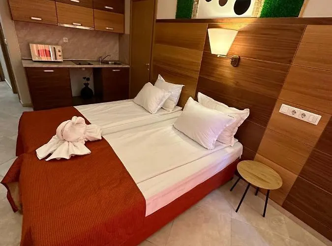 Отель Briz - Section B 3*